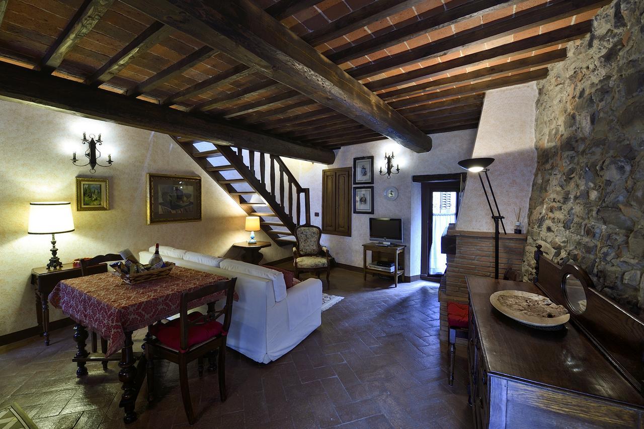 Aparthotel Castelletto Di Montebenichi Monte Benichi Esterno foto