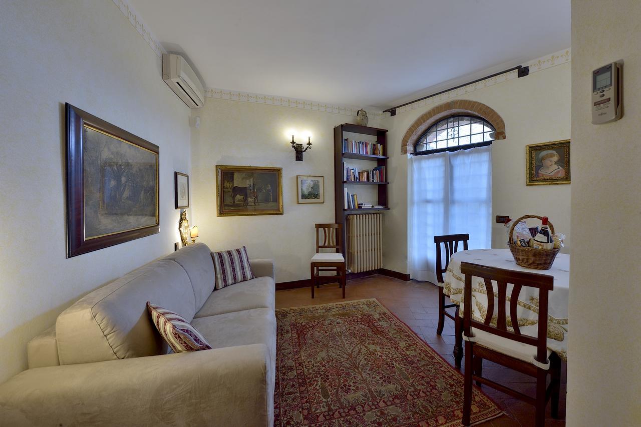 Aparthotel Castelletto Di Montebenichi Monte Benichi Esterno foto