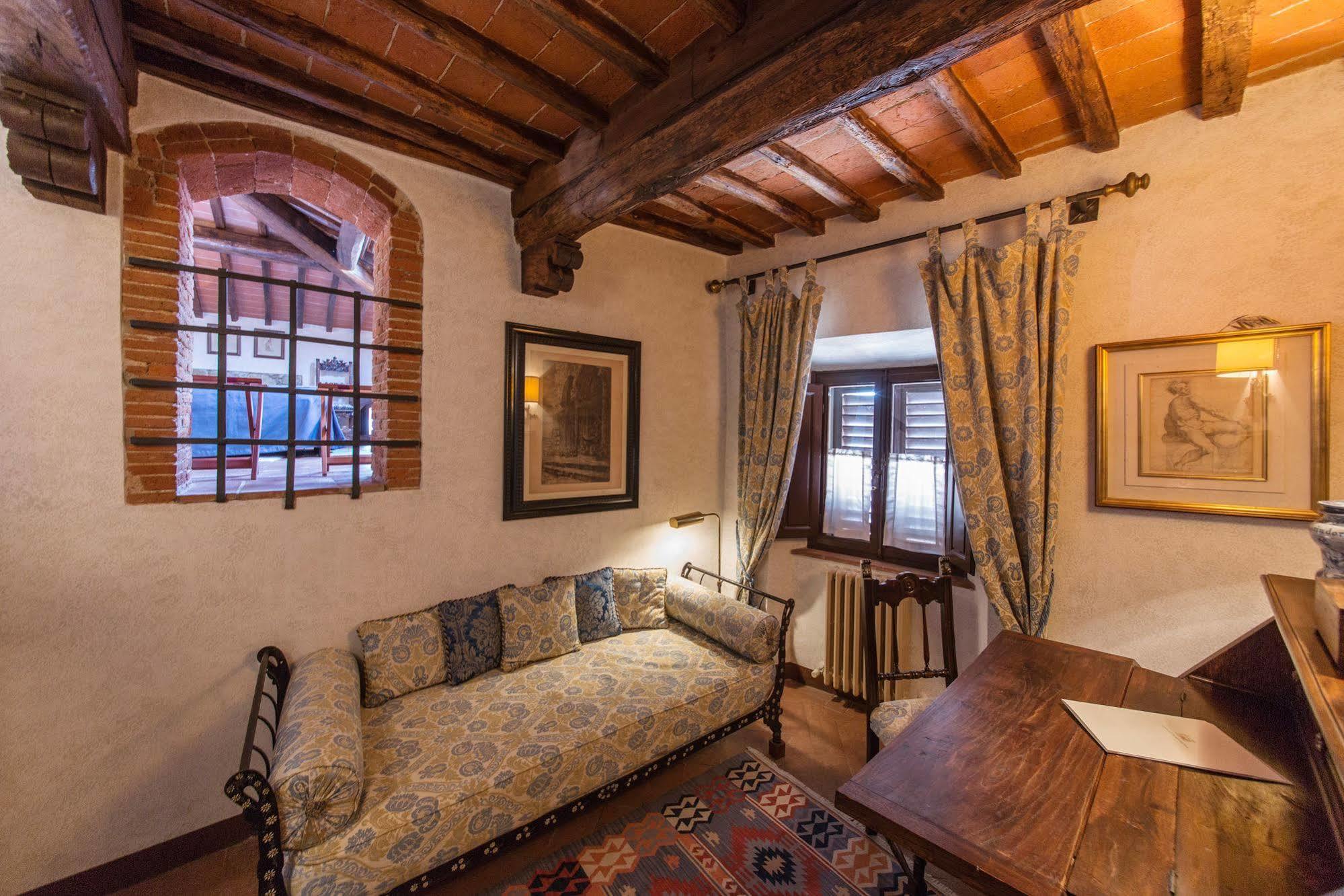 Aparthotel Castelletto Di Montebenichi Monte Benichi Esterno foto