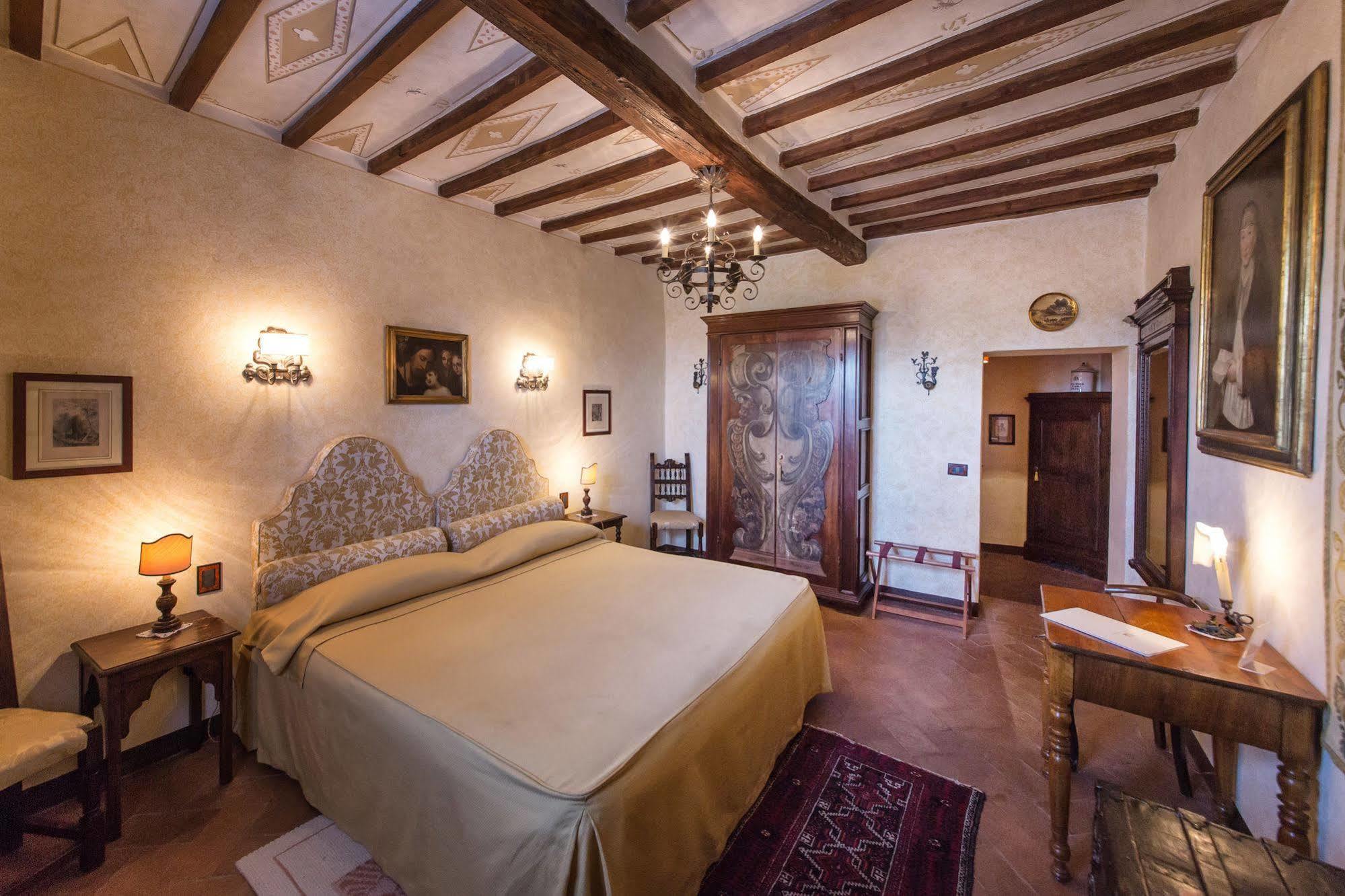 Aparthotel Castelletto Di Montebenichi Monte Benichi Esterno foto