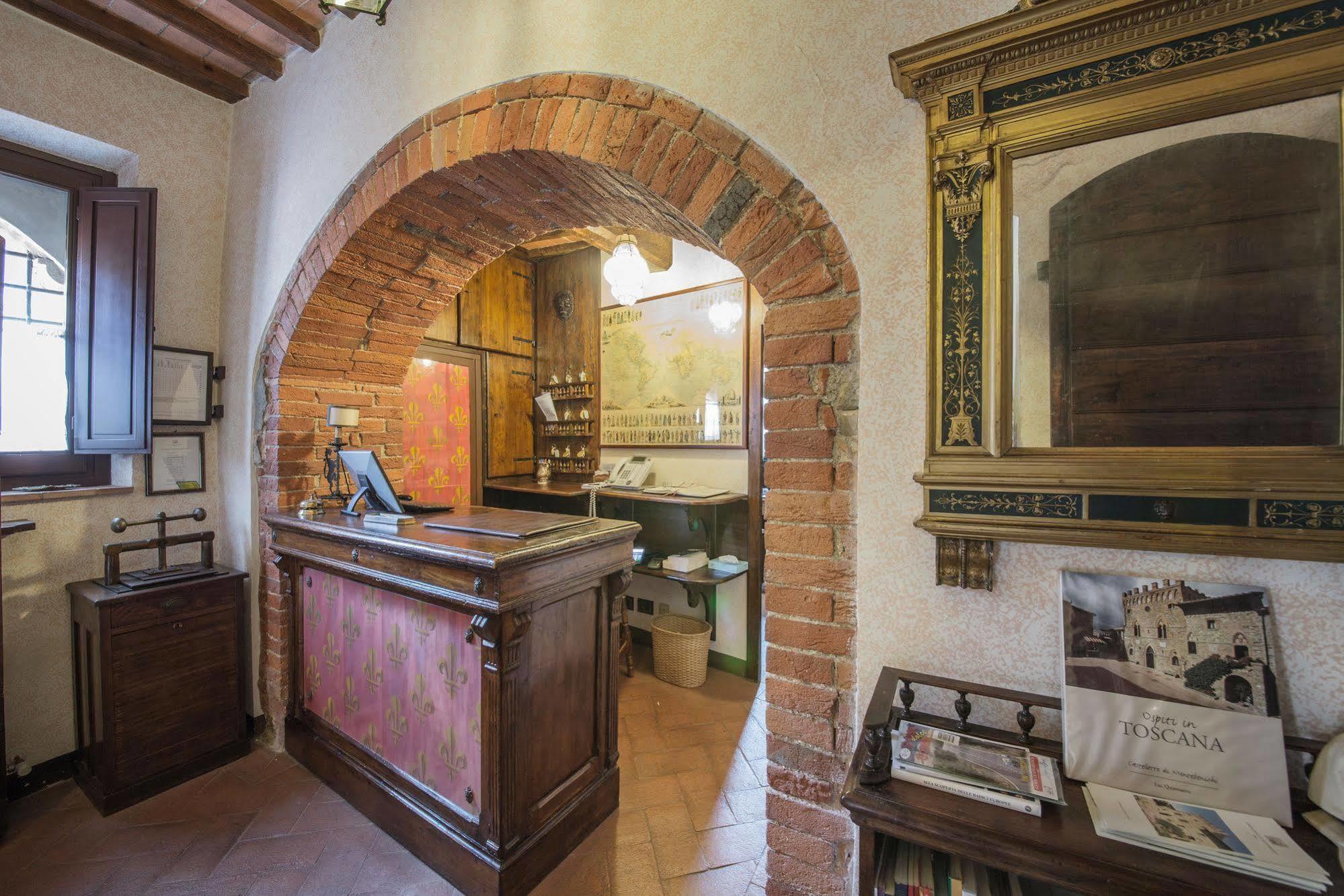Aparthotel Castelletto Di Montebenichi Monte Benichi Esterno foto