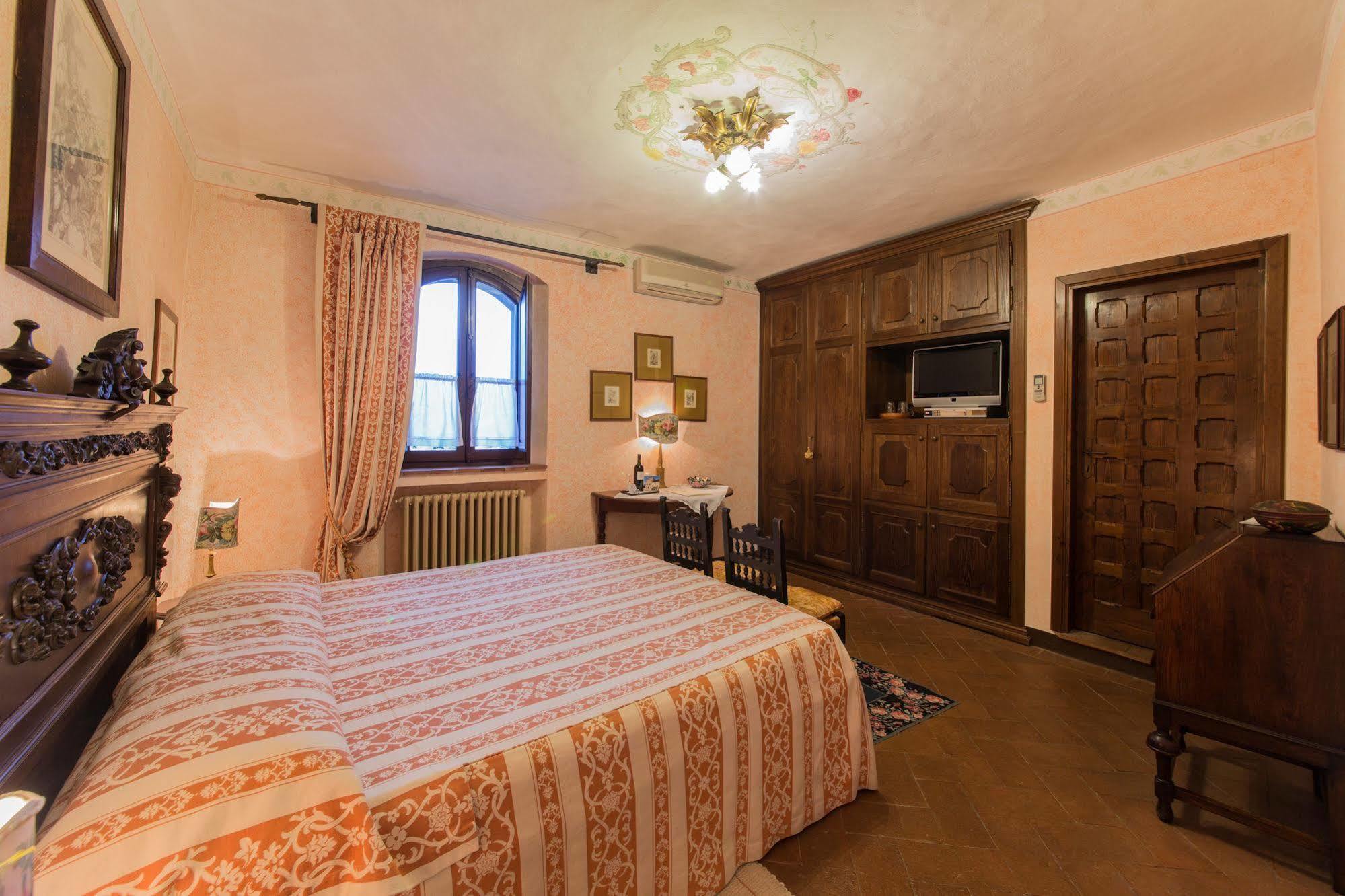 Aparthotel Castelletto Di Montebenichi Monte Benichi Esterno foto