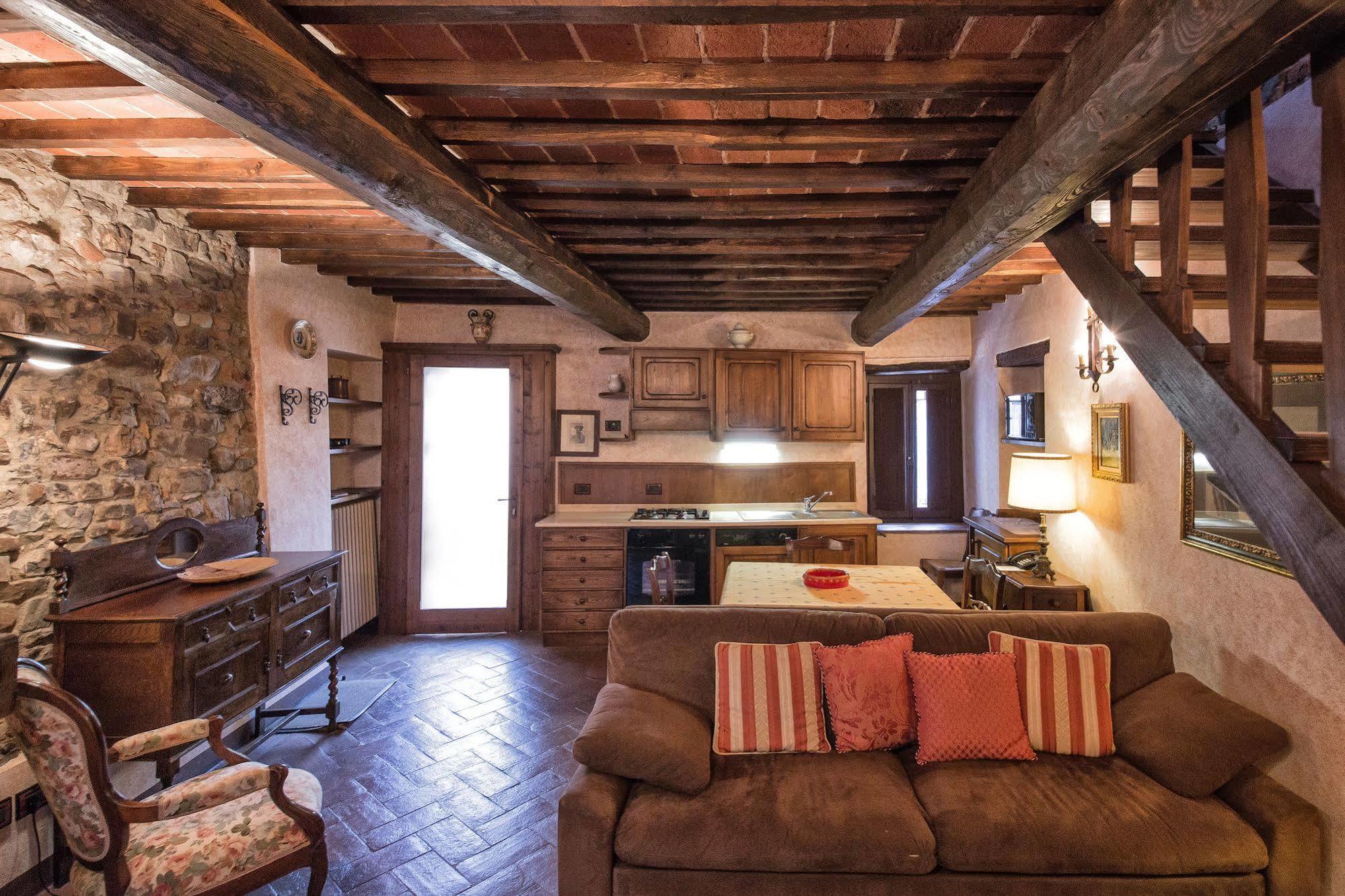 Aparthotel Castelletto Di Montebenichi Monte Benichi Esterno foto