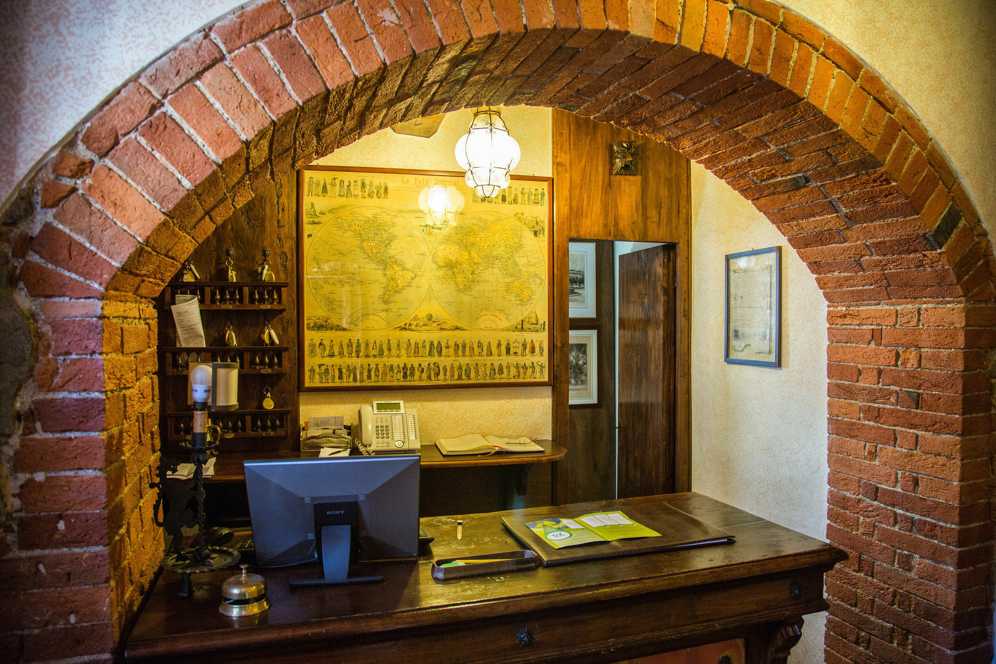 Aparthotel Castelletto Di Montebenichi Monte Benichi Esterno foto
